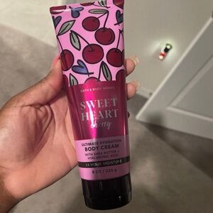 B&BW Sweetheart Cherry Lotion